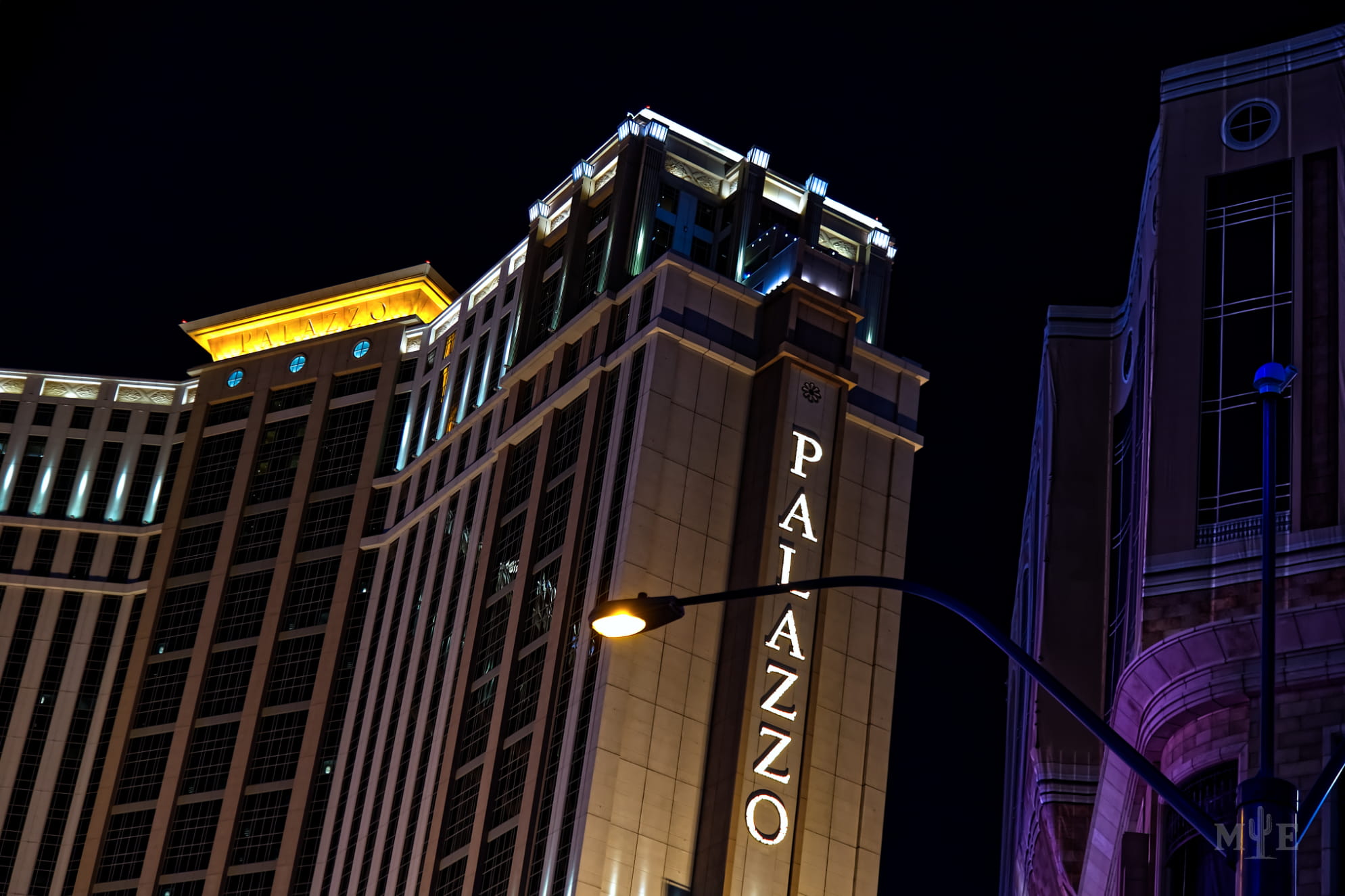 Palazzo Las Vegas exterior at night
